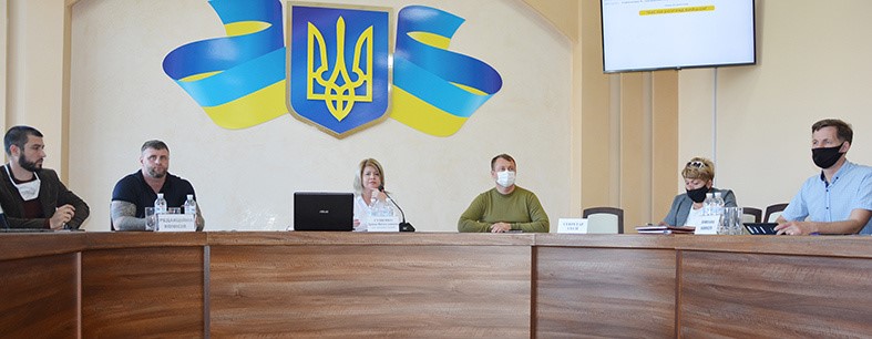Сесія Покровської міської ради: дострокове припинення повноважень керівників та нові призначення 