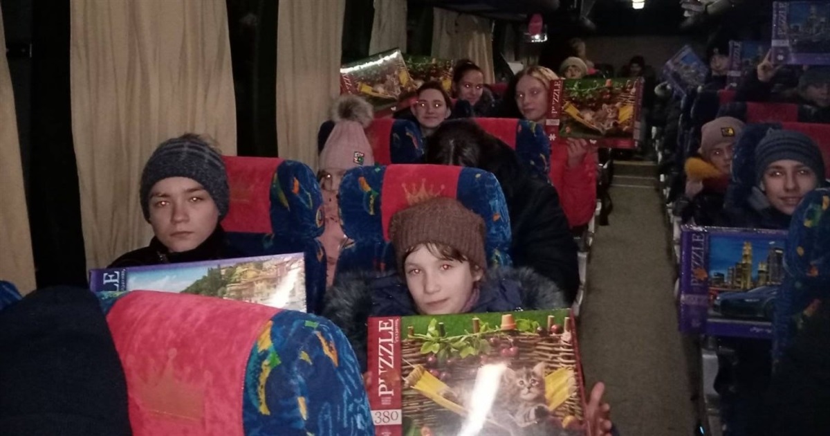 Різдвяний вечір у столиці для сотні дітей Звягельщини — малеча громади відвідала Київ