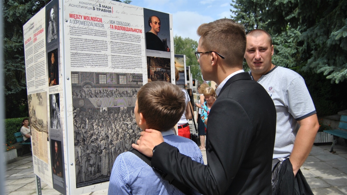 Оригінальна виставка та співпраця з нацменшиною. Городок відвідав Міністр іноземних справ Польщі