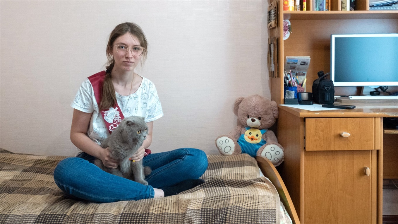 Доросле життя навпомацки. Випускники з Донеччини у фотопроекті говорять про життя в умовах карантину