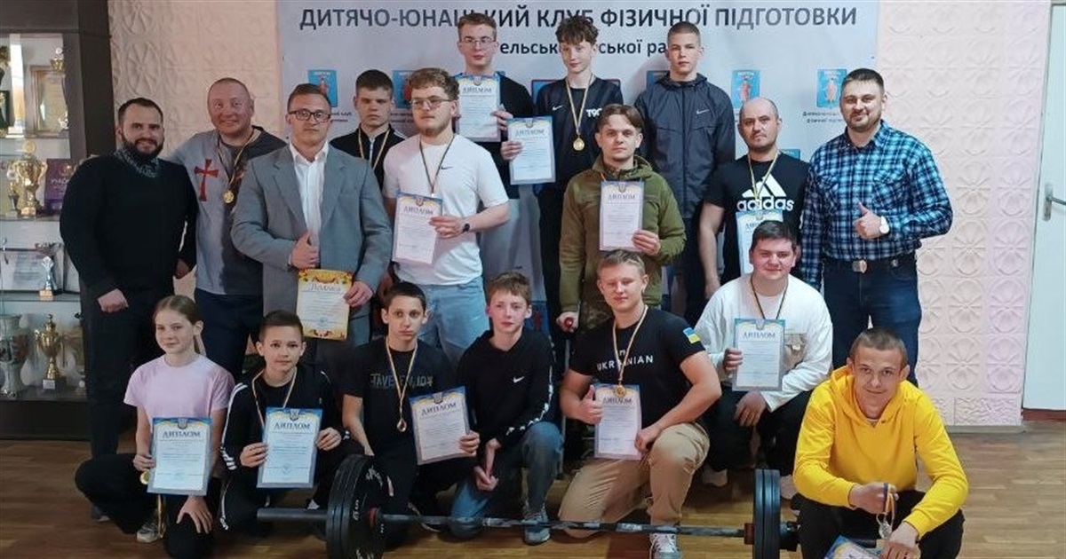 Відкрита першість міста Звягеля з багатоповторного жиму лежачи серед дітей ветеранів війни