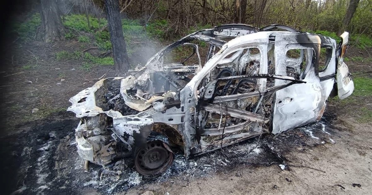 Слов'янськ під атакою FPV-дронів. Поранено людину, три авто згоріли вщент