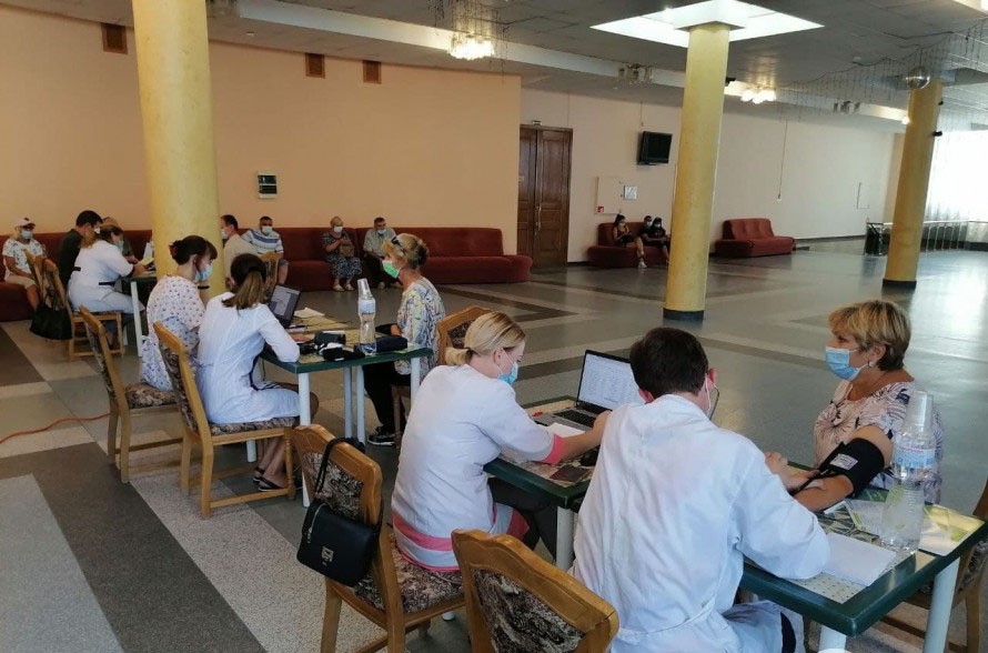 Покровчани вакцинуються та отримують сертифікати 
