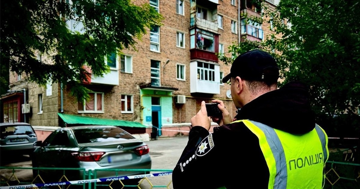 В центрі Звягеля виявили тіло вбитого чоловіка – ймовірного вбивцю затримали