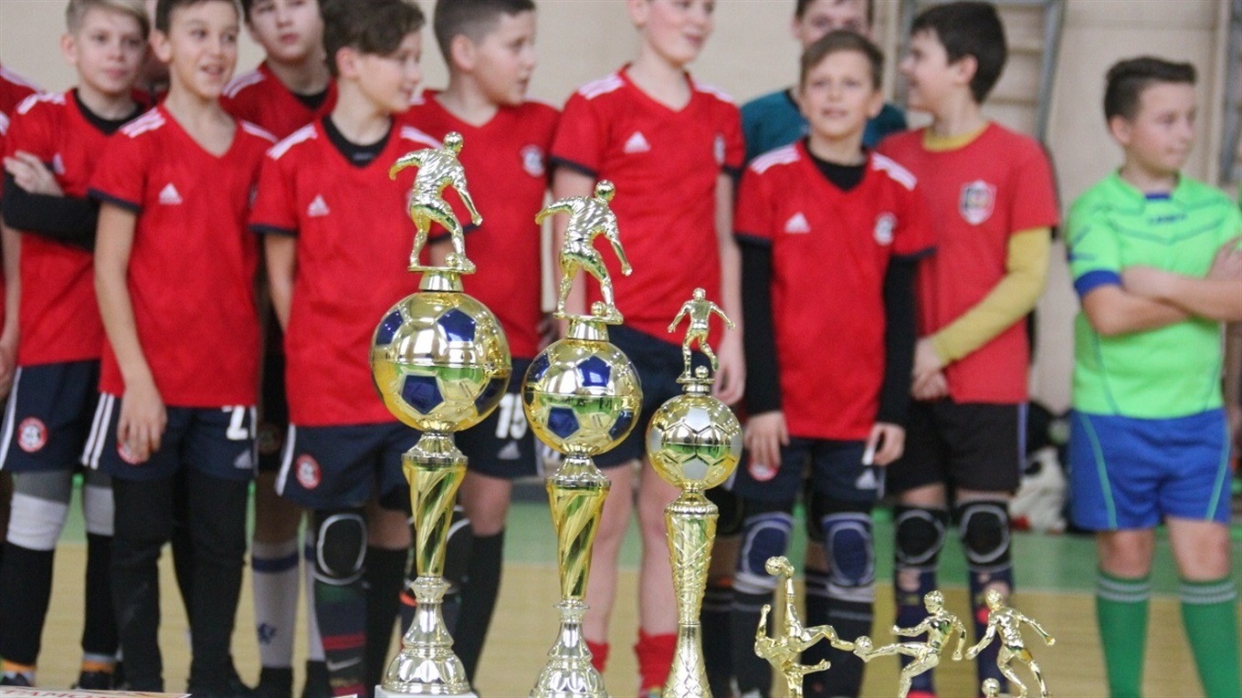  У Калинівці завершився футбольний чемпіонат серед юнаків: найкращі гравці – капітани
