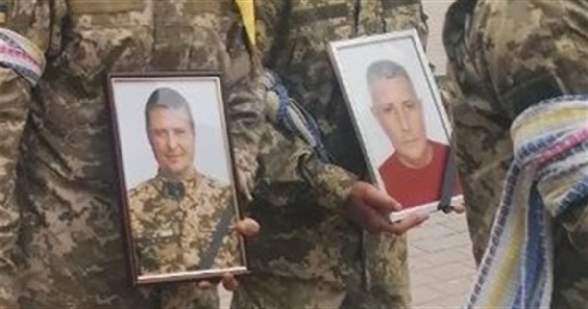 25 липня в Чернігові поховали двох Захисників Павла Андрєєва та Олексія Дудка