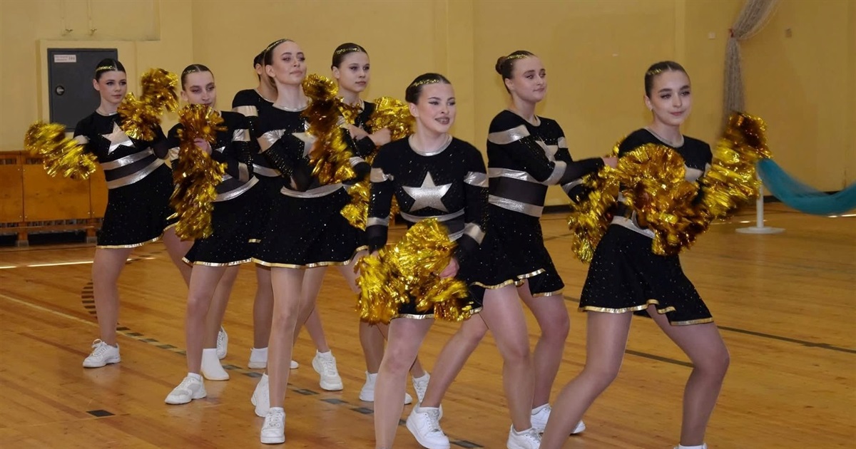 Подвійна перемога звягельських дівчат на змаганнях з черлідингу серед шкіл району