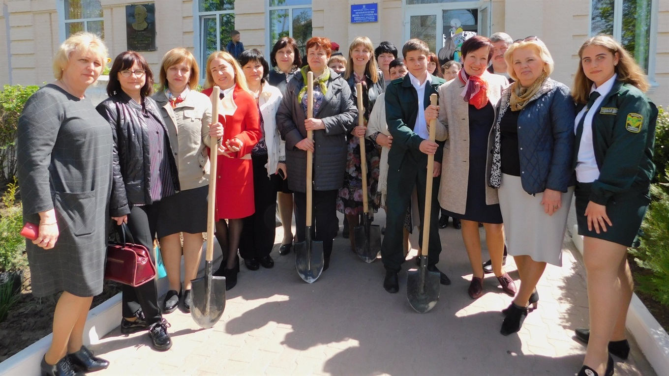 Екологи Жмеринки висадили дерева та склали проект ідей озеленення навчальних закладів