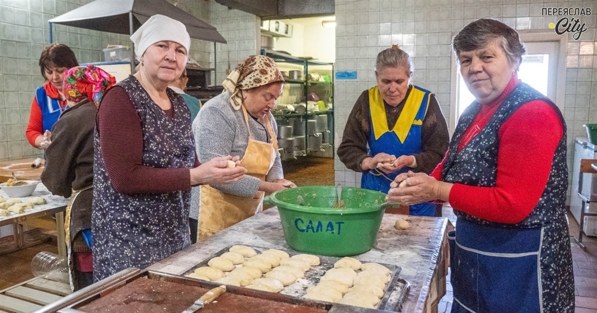 Переяславські волонтери просять допомогти продуктами: завтра з них готуватимуть страви для воїнів