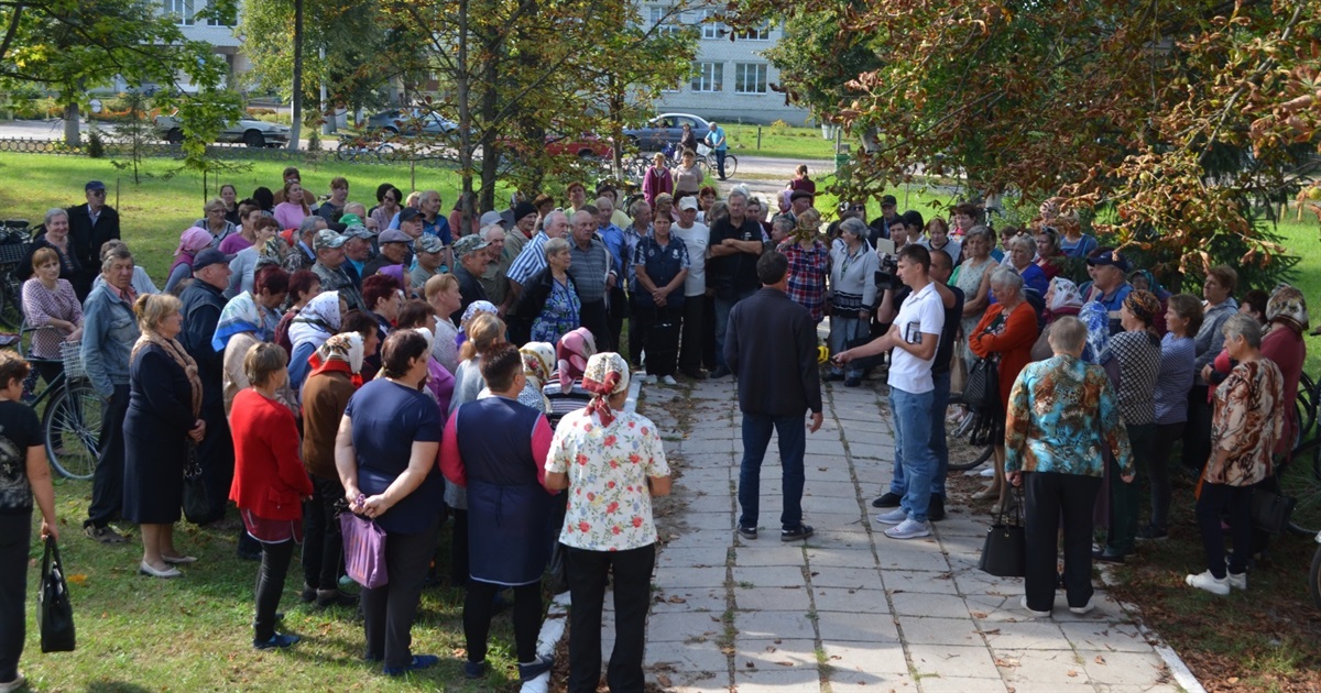 У Холмах люди хотіли зустрітися з представниками «Укрпошти», але вони не приїхали
