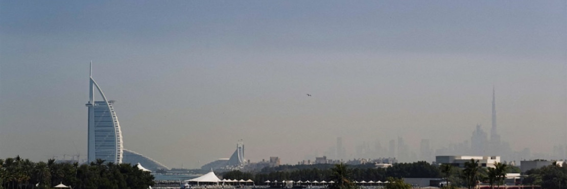 Обстріли у Дубаї та ОАЕ. Що відбувається і що робити українським туристам