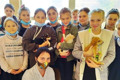 Школьники помогают бездомным животным в приюте Мариуполя. В акциях собрали 2,5 тонны корма