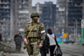 Заселяють вихідцями з РФ, Азії та Африки. Як Росія витісняє українців на окупованих територіях