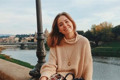 Начала шить по маминым журналам, теперь работает с брендами в Италии. Опыт Ольги Очкас из Мариуполя
