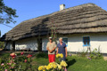 Росіяни спалять цю хату першою. Подружжя Берез з Покровська живе у 150-річній хаті-мазанці