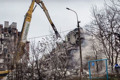 Будинок знесли, а нову квартиру не дають. Як росія "кинула" маріупольців з житлом
