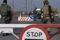 Из-за коронавируса военные ограничивают въезд и выезд в зону ООС. Объясняем, кого все-таки пропустят