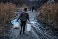 Остаться без воды из-за войны. Хроника обстрелов канала Северский Донец – Донбасс