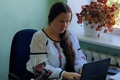 Оксана Обідченко з Волновахи вчить української. Вона започаткувала мовні курси для переселенців