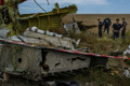 Эти 10 фото рассказывают трагедию "Боинга" МН-17, который сбили в небе над Донбассом