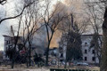 Драмтеатр Мариуполя разбомбили. Cегодня здесь должна была быть премьера "Незгідного та нескореного"