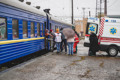 Із Запоріжжя відправився потяг з пораненими. "Лікарі без кордонів" евакуювали маріупольців