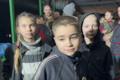 Эти дети живут в убежищах “Азовстали”. Опубликовано новое видео с просьбами о коридоре