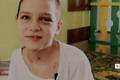 В Угледаре снаряд попал в подвал, где пряталась семья. 10-летняя Вероника ранена и осталась сиротой