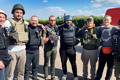 Ці волонтери досі вивозять мирних жителів з Луганщини. І наполягають на евакуації родин з дітьми