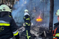 Наслідки ворожого обстрілу на Київщині: пошкодженні будинки та приватні автівки. Фото