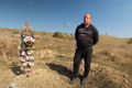 Померти можна де завгодно. Чому колишній підприємець В'ячеслав Бондар почав прибирати чужі могили
