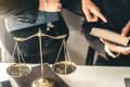 Консультація міграційного адвоката: ключ до отримання громадянства та виду на проживання в Україні