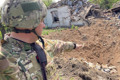 У цьому пеклі людей тримає щось своє. Як виживають жителі прифронтових громад Донеччини
