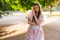 Війна забрала випускний. Софія Кучук з Добропілля замовила випускну сукню і влаштувала фотосесію