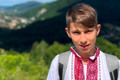 Мама Сашка загинула в драмтеатрі Маріуполя. Його взяли під опіку — тепер він живе у Франції