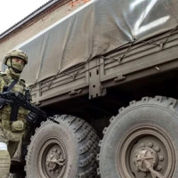 Російські військові продають пальне жителям на лівобережжі Херсонщини