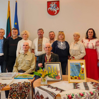 Майстриня з Нової Каховки представила вишиті роботи у Литві