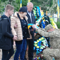 «Не кажіть мамі…»: Шостка попрощалася з полеглим на Запоріжжі оператором БПЛА