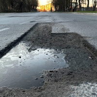 У Звягелі оголосили тендери на ремонт доріг: які вулиці відремонтують навесні 2026 року