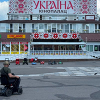 Тестуємо середмістя Первомайська на безбар'єрність разом із ветераном