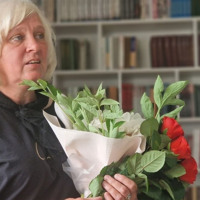 «Я пишу, щоб говорити з сином»: у Старокостянтинові відбулася щемлива зустріч із Іриною Царук