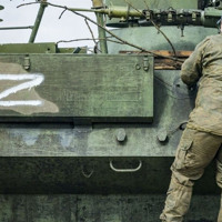 У Каховці окупанти панікують,, в Новій Каховці міняють борди, у Таврійську підвозять воду