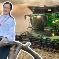 Ірина Капланян із Біляївки: уже другий рік за кермом комбайна під час жнив