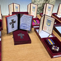 У Біляївці родинам загиблих військових вручили державні нагороди та відзнаки посмертно