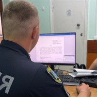 Нічний конфлікт із ножем у Шостці: 43-річному чоловіку загрожує термін за поранення знайомого