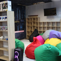 Суд, борги і зачинені двері: чому не відкрився молодіжний простір від Червоного Хреста