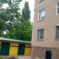 Поки вітер розносить пакети по дворах Південноукраїнська, мешканці чекають на рішення