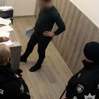 Військовослужбовцю ТЦК якого зловили на хабарі оголосили підозру