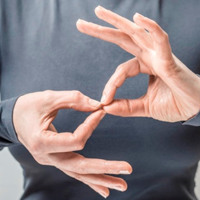 "Перекладач у кишені": як один додаток у смартфоні може стати голосом для сотень шосткинців