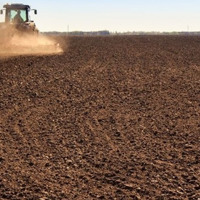 Аграрії Шосткинщини розпочинають весну в умовах кризових цін та обстрілів